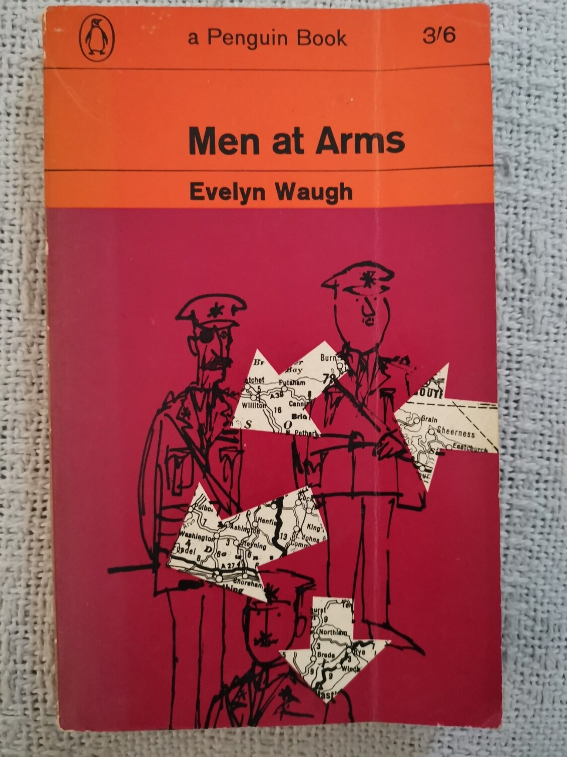 Men at arms, Evelyn Waugh