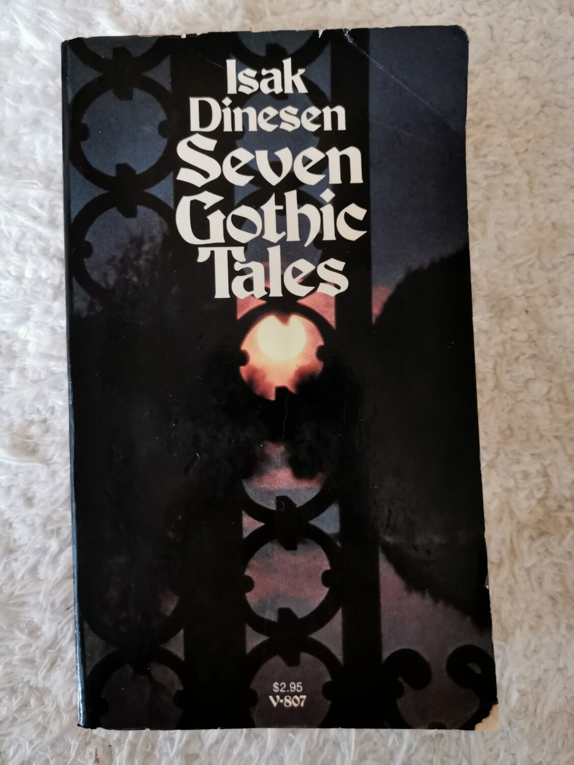 Seven Gothic tales, Seven Gothic Tales