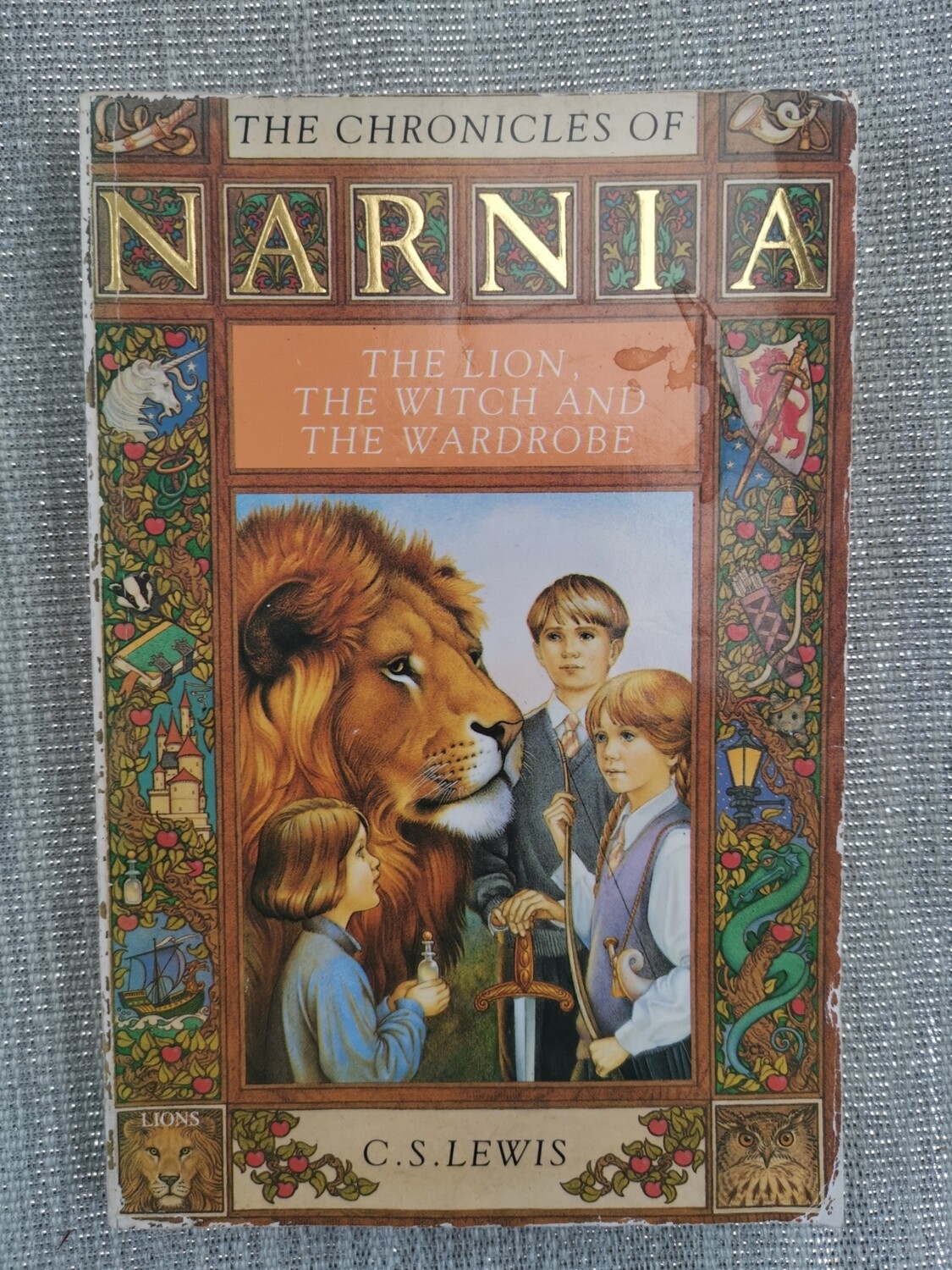 Narnia, The lion the with and the wardrobe, C. S. Lewis