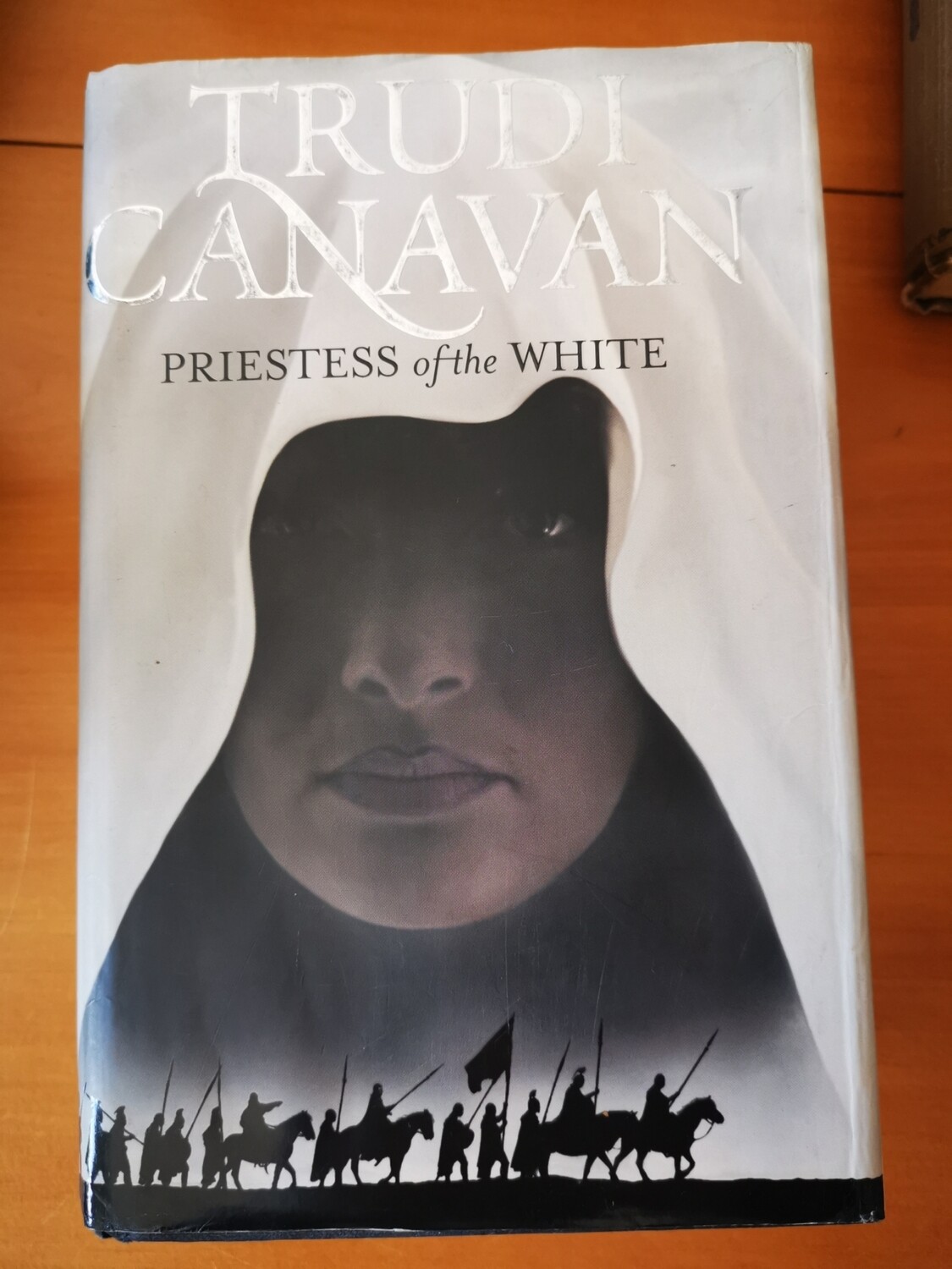 Priestess of white, Trudi Canavan