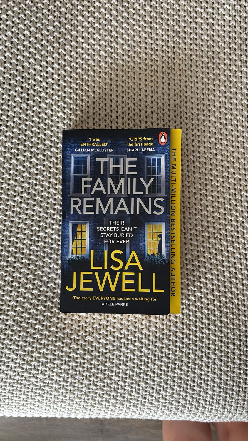 The Family Remains - Lisa Jewell
