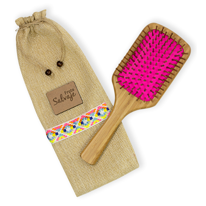 Cepillo con cuerpo y mango de Bambú y cerdas de madera. 100% natural.