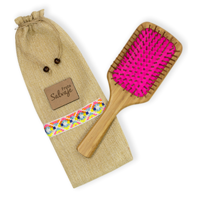 Cepillo con cuerpo y mango de Bambú y cerdas de madera. 100% natural.