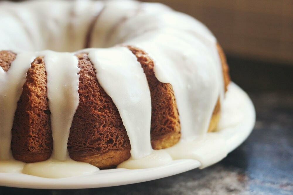 CREAM CHEESE POUND CAKE