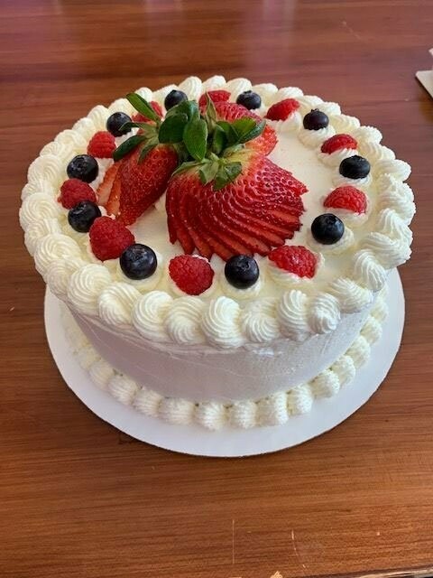 MIXED BERRY CAKE (FRESH SEASONAL BERRIES)