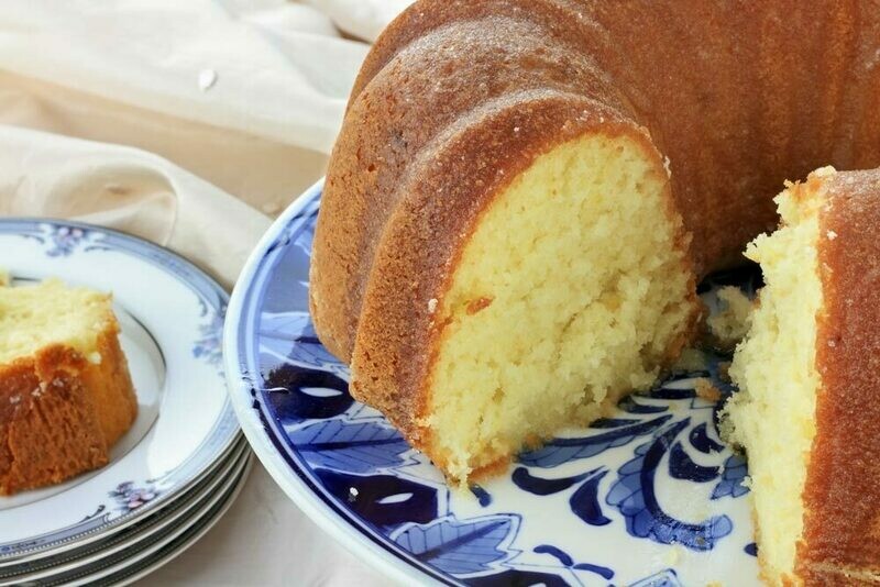SOUR CREAM POUND CAKE
