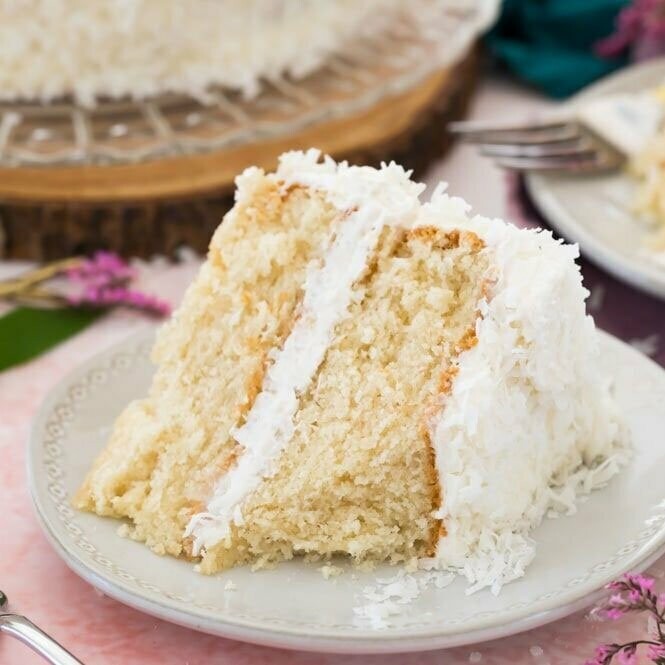 COCONUT CAKE 2 LAYER (HOLIDAY)
