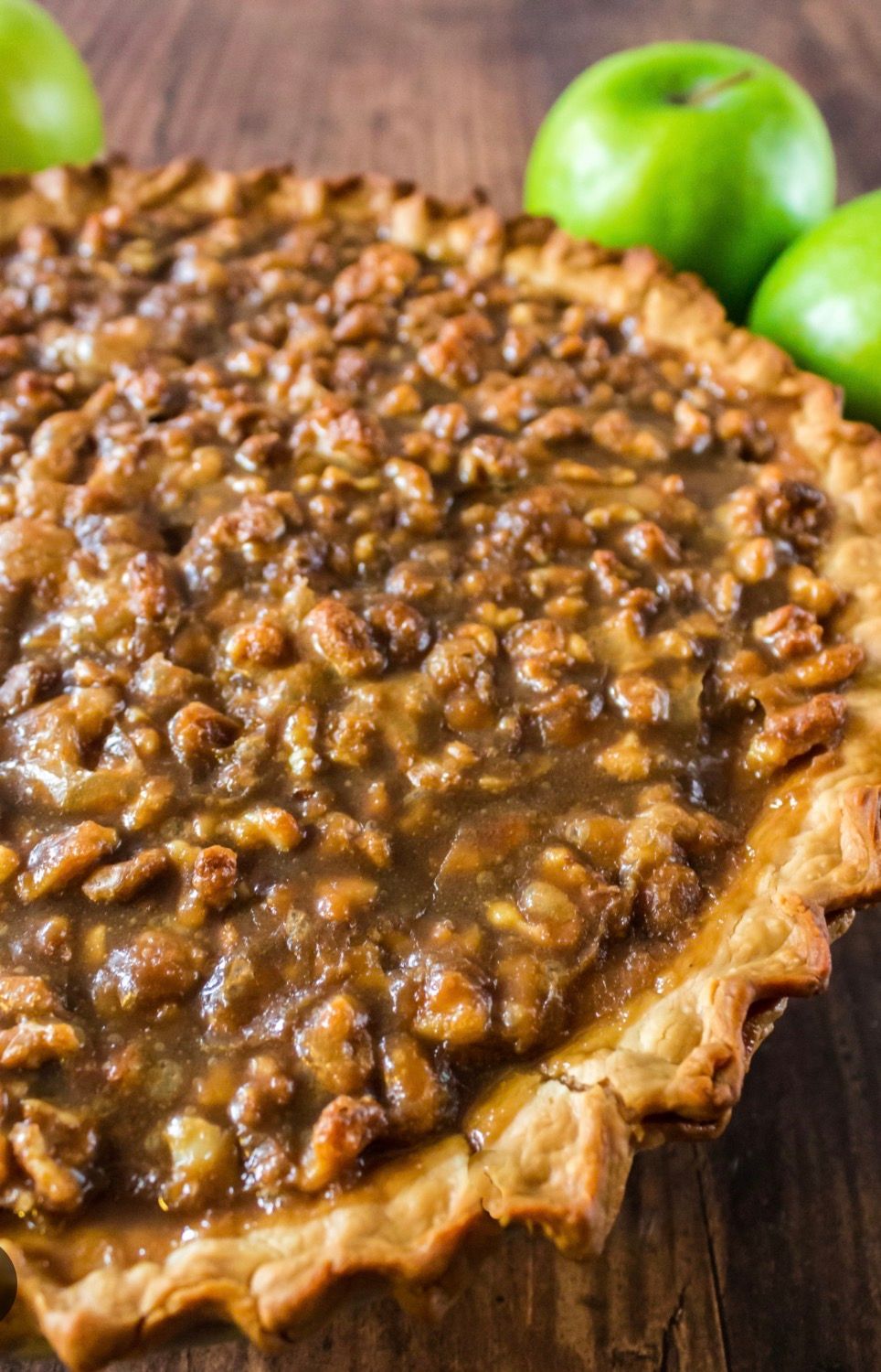 PECAN PRALINE APPLE PIE