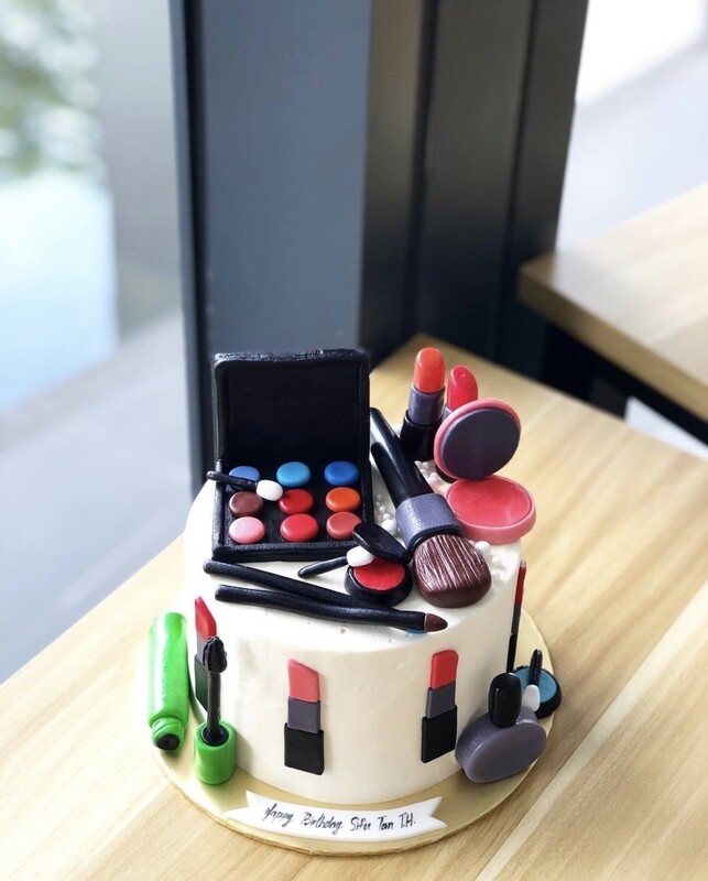 Brand - Makeup Tools Cake Brand - Makeup Tools Cake