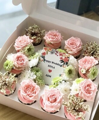 Garden Rose Cupcake Box With Card