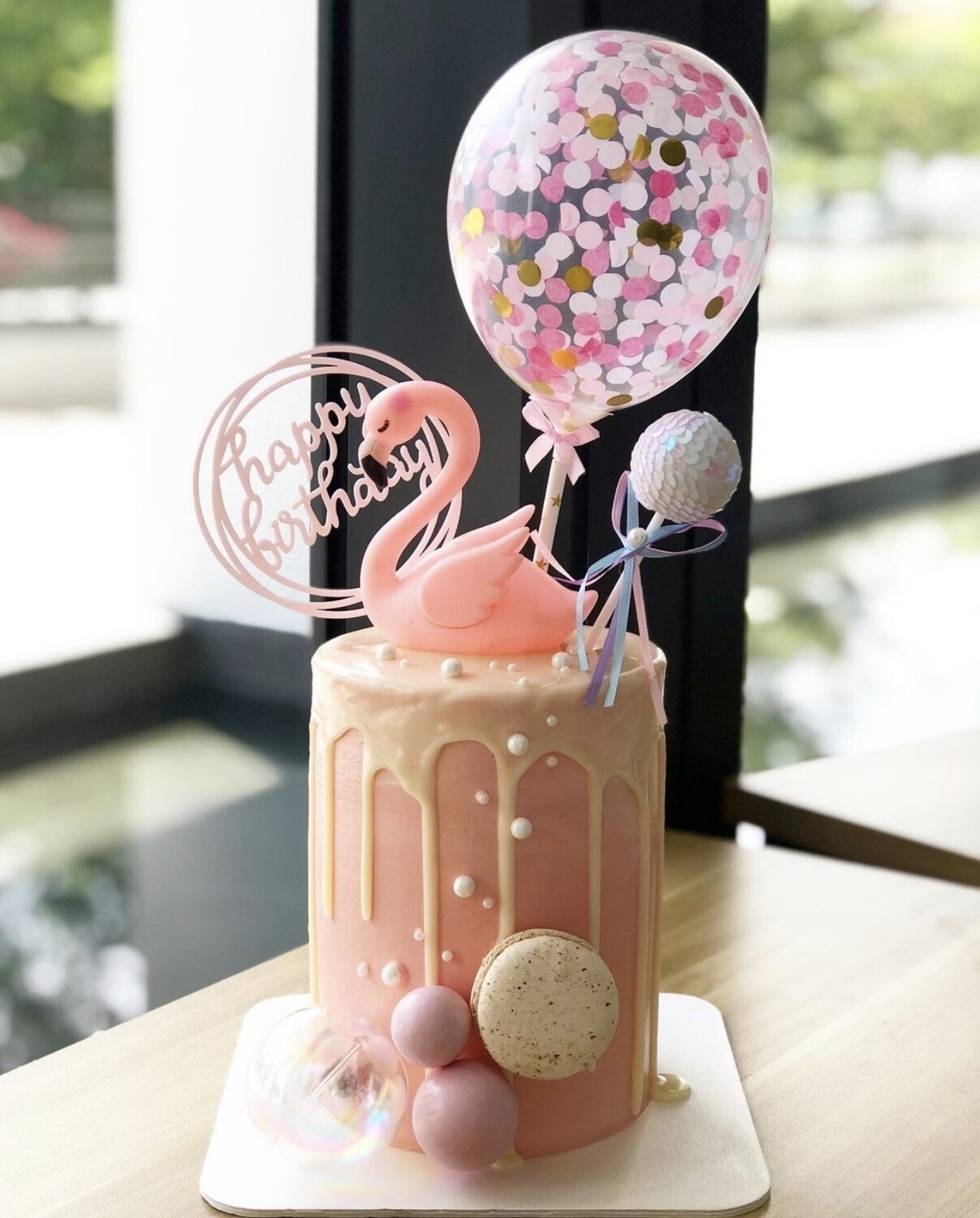 Flamingo / Swan Balloonie Cake