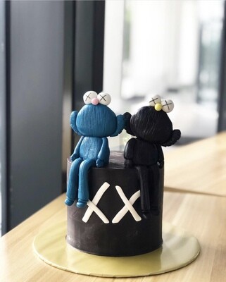 Kaws Cake 2
