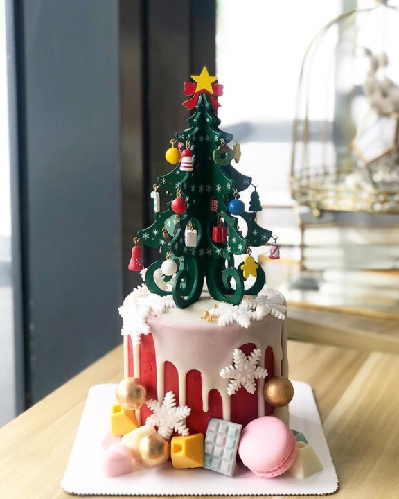 Festive - Miracle Tree / Christmas / Xmas Cake 1 Festive - Miracle Tree / Christmas / Xmas Cake 1