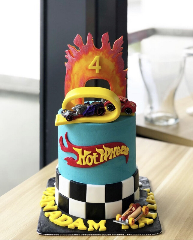 Car Cake - Hot Wheels 1 Car Cake - Hot Wheels 1