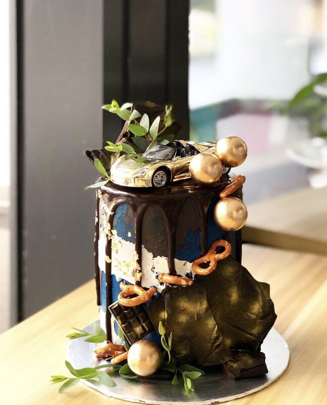 Car Cake - Golden Car Cake - Golden