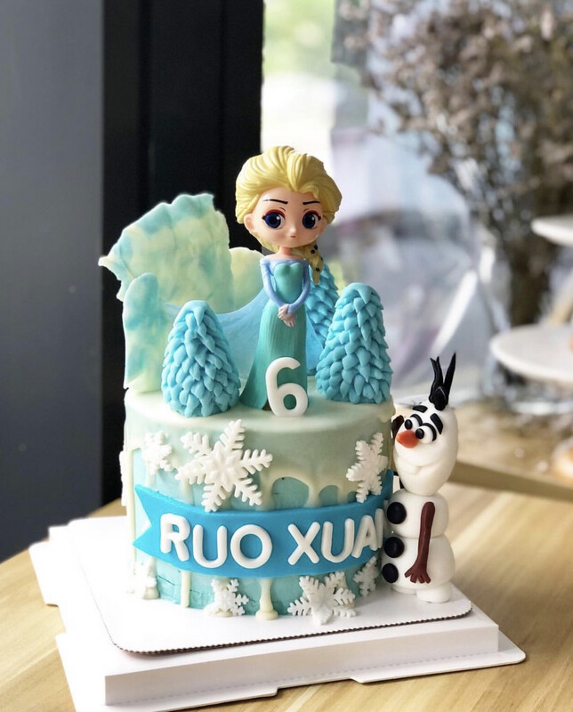 Disney - Frozen Elsa Cake 2