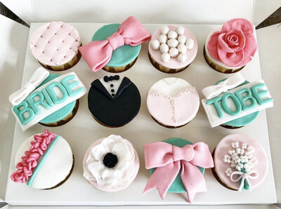 Couple Relationship Love Cupcakes - Bride To Be