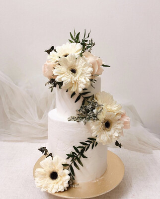 Daisy in 2 Or 3 Tiers Cake