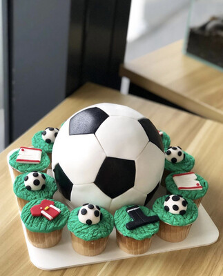 Football Cupcakes Or Pinata / Piñata Set