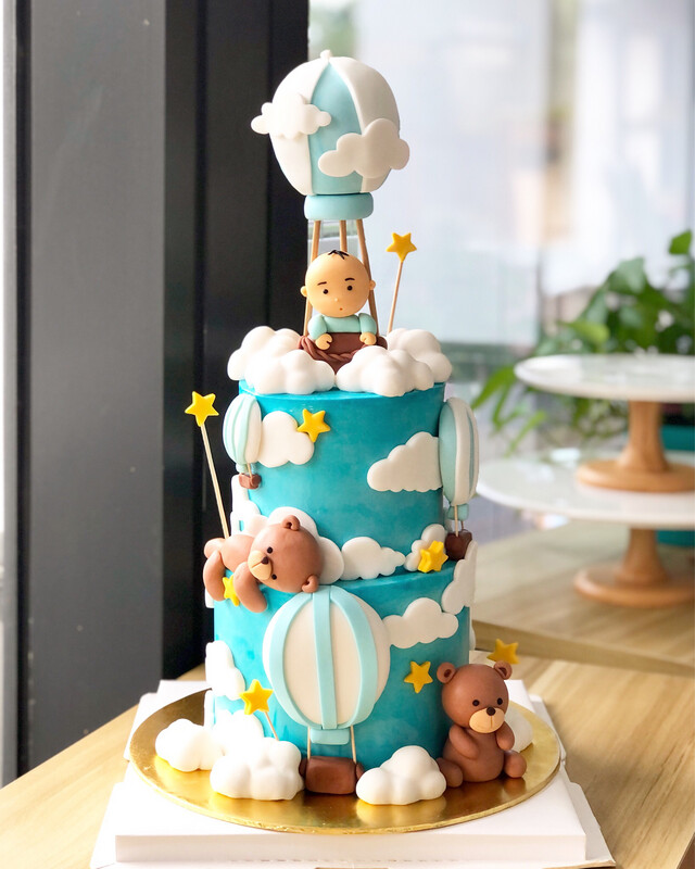 Baby Bear Fullmoon Cake In 2 Or 3 Tiers - Hot Air Balloon Baby Bear Fullmoon Cake In 2 Or 3 Tiers - Hot Air Balloon