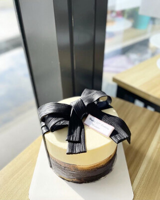 Ribbon Cake 1 Black / Purple