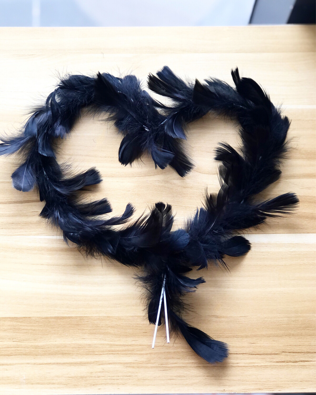 Feather Heart Black 
