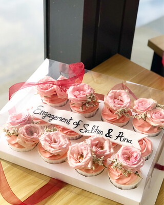 Garden Rose Cupcake 2