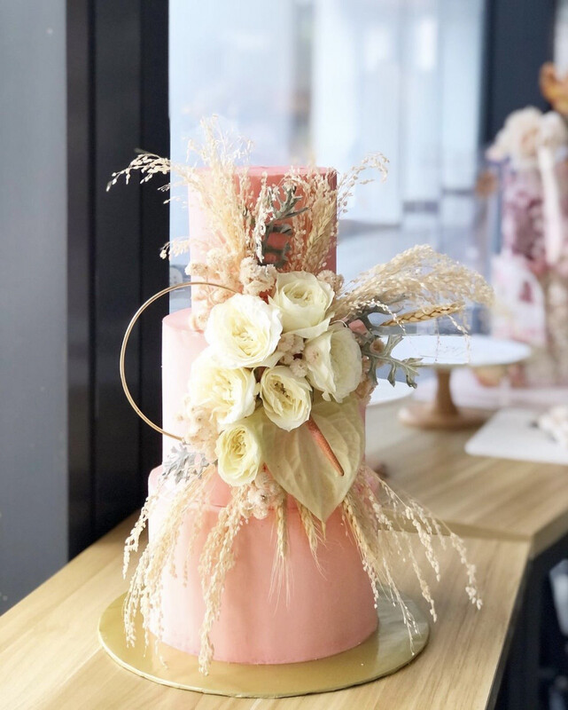 Autumn Vintage Garden in 2 Or 3 Tiers Cake Autumn Vintage Garden in 2 Or 3 Tiers Cake