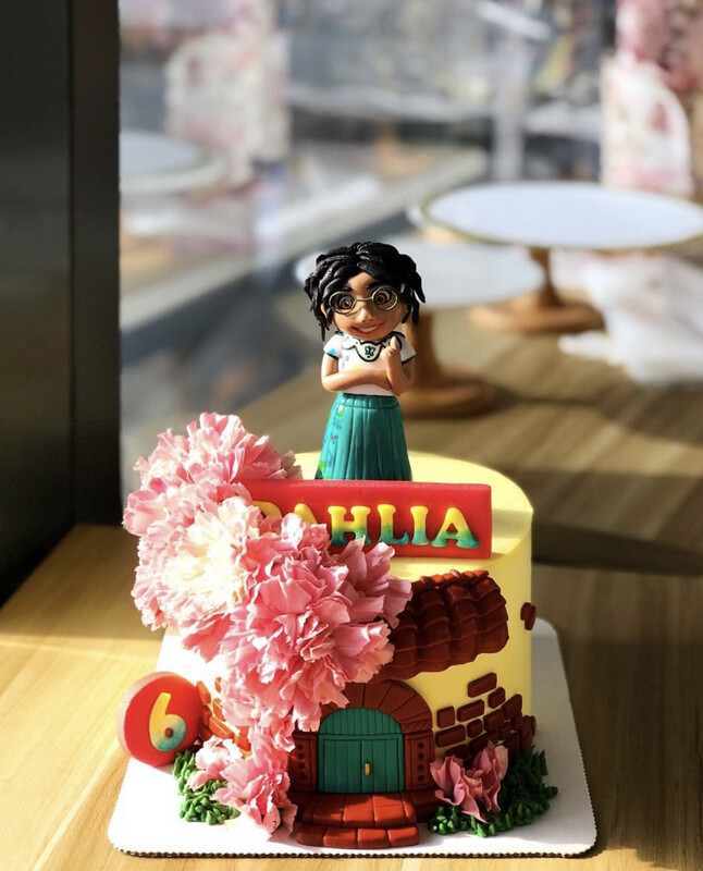 Disney - Encanto Cake 1