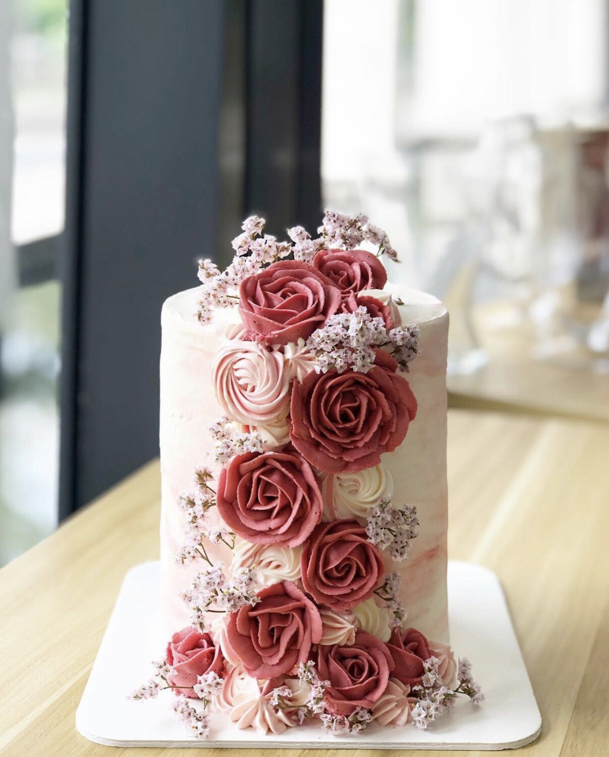 Buttercream Rose Flow Cake (WhatsApp Order)