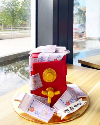 Money Safe Box Cake