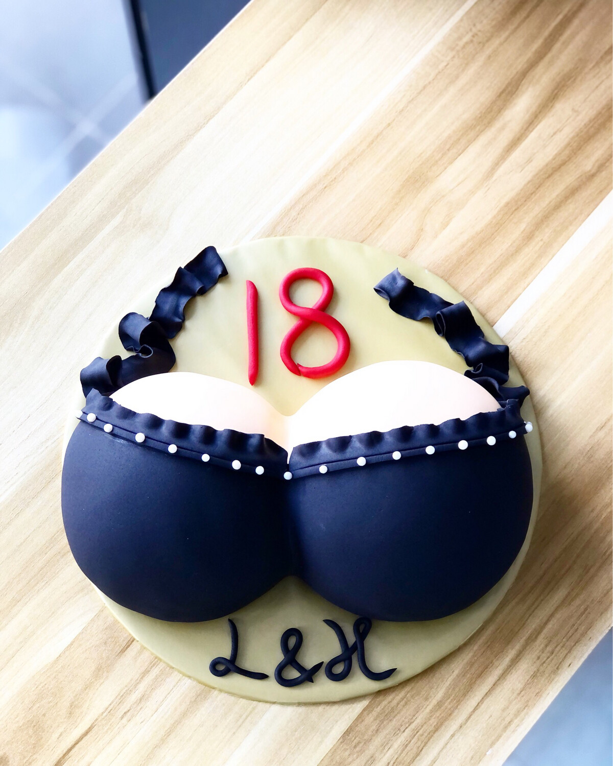 Bachelor / Bachelorette / Hens Night / Engagement Cake 2 Boobs