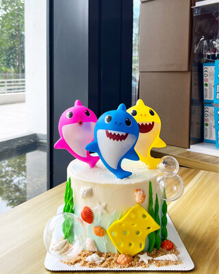 Baby Shark Cake 4