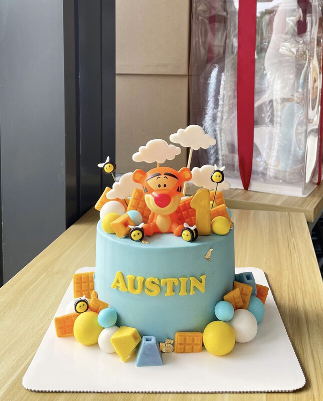 Disney - Winnie the Pooh Cake 3