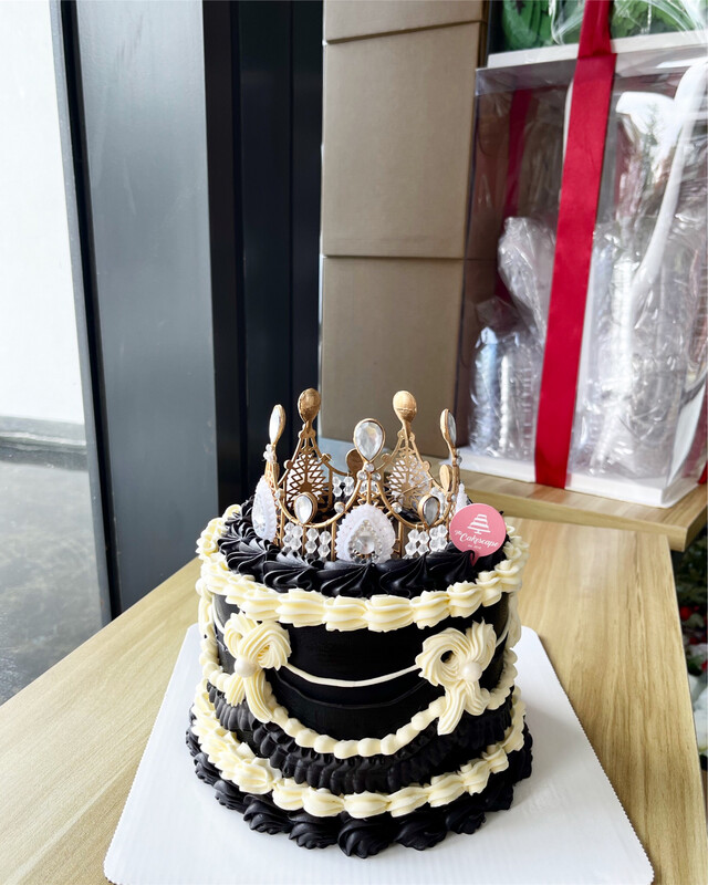 English Vintage Cake 3 Black