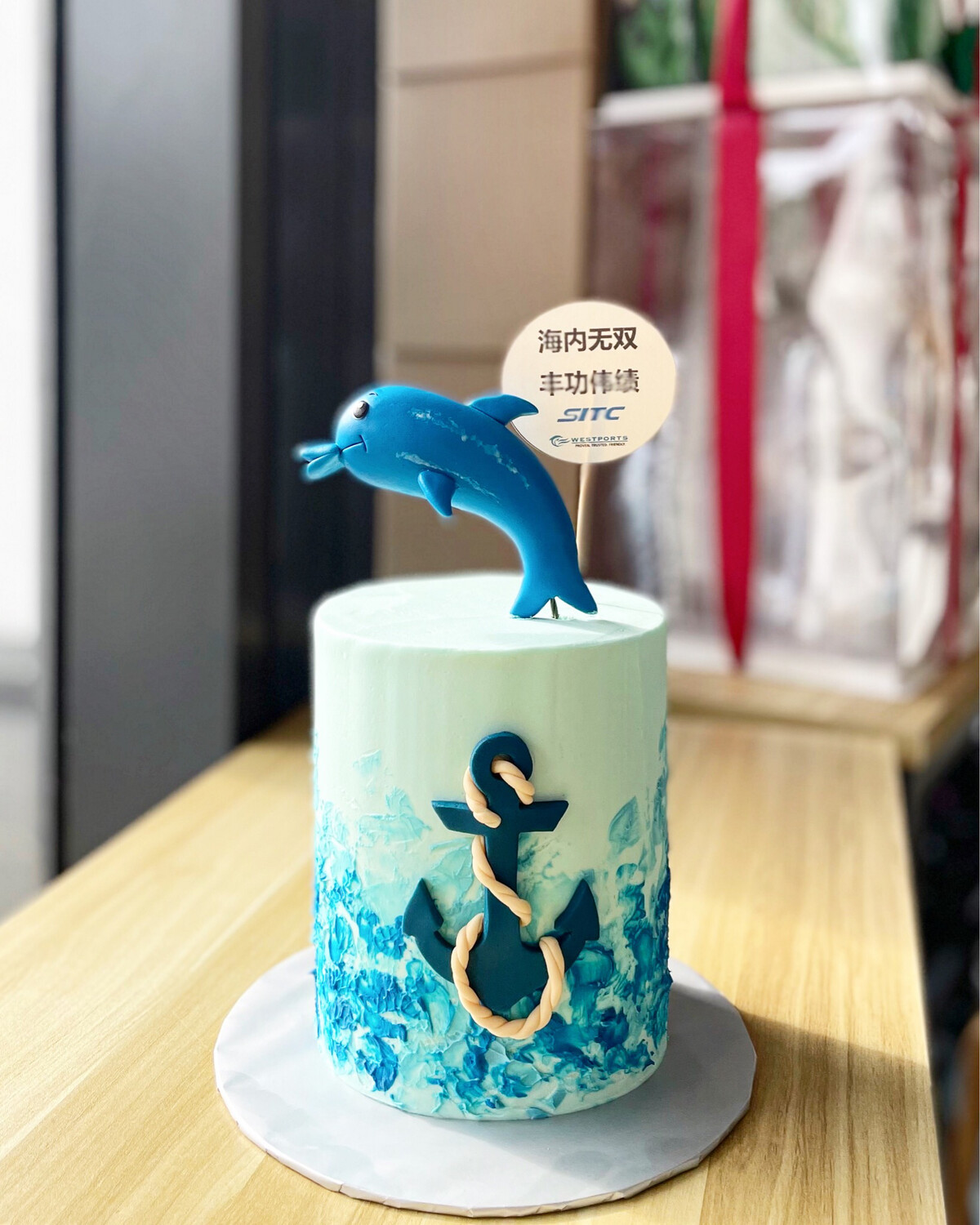 Animal Dolphin Cake 1