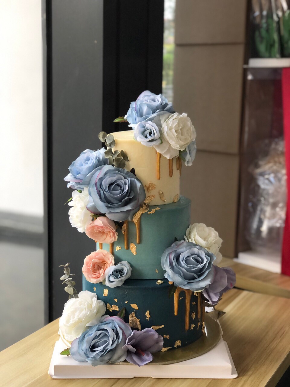 Indie in 2 Or 3 Tiers Cake