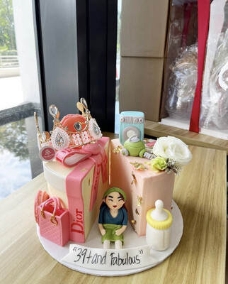 Hybrid Cake - Brand Dior Bag / Mom Housewife