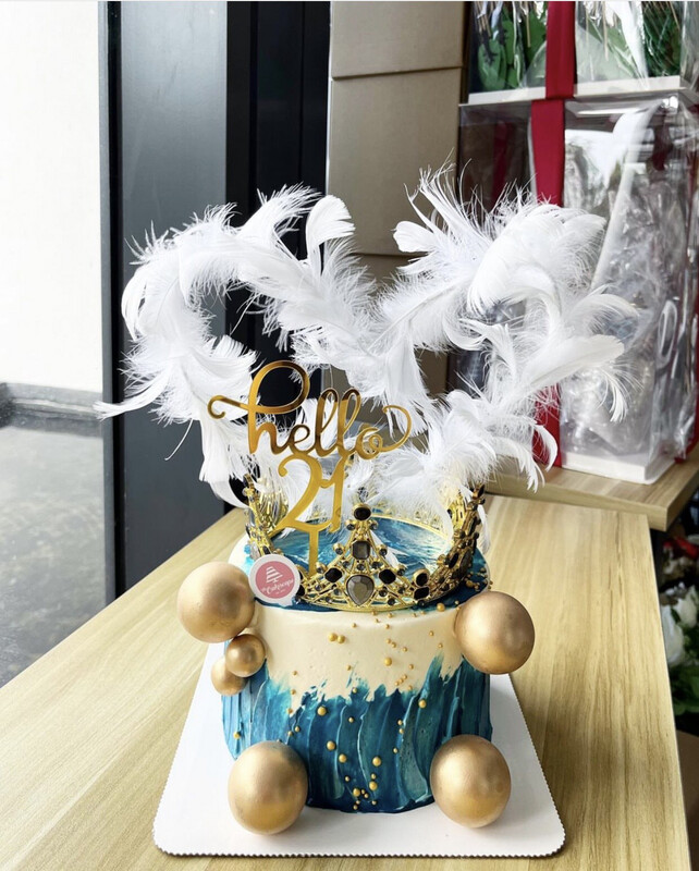 Blue Gold Crowning Cake (WhatsApp order)