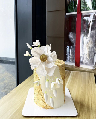 Gold Poppy Flower Cake