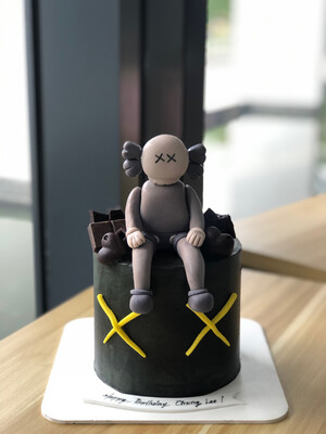 Kaws Cake 3