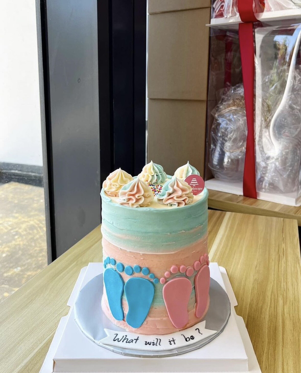 Pregnancy Mom To Be Baby Gender Reveal Cake 1