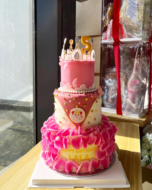 Customised Baby Pink Cake In 3 Tiers Customised Baby Pink Cake In 3 Tiers