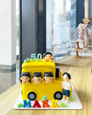 Student School Bus Cake 1