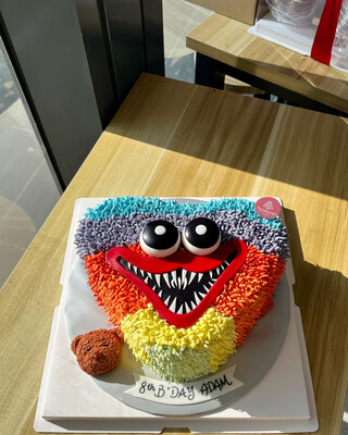 Huggy Wuggy Cake 2