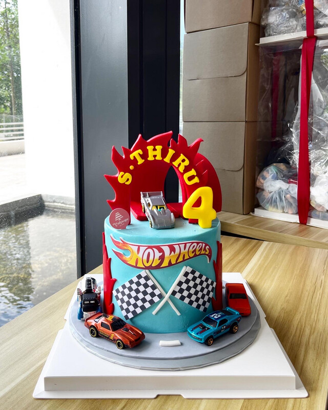 Car Cake - Hot Wheels 2 Car Cake - Hot Wheels 2