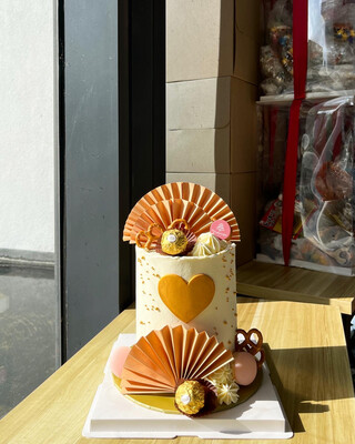 Oriental Chinese Heart Cake