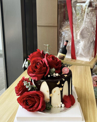 Roses Are Red Cake 2 (WhatsApp Order)