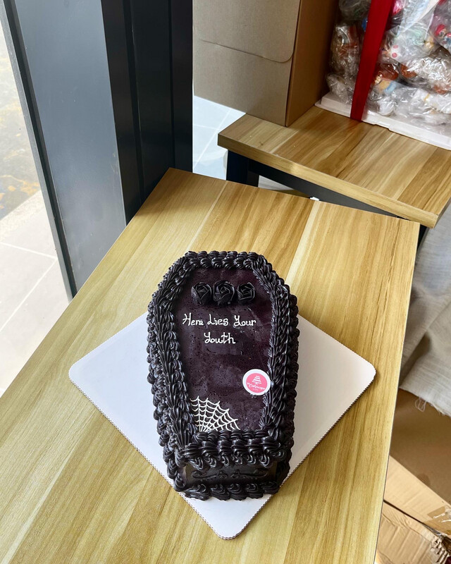 Halloween / Prank Cake - Coffin