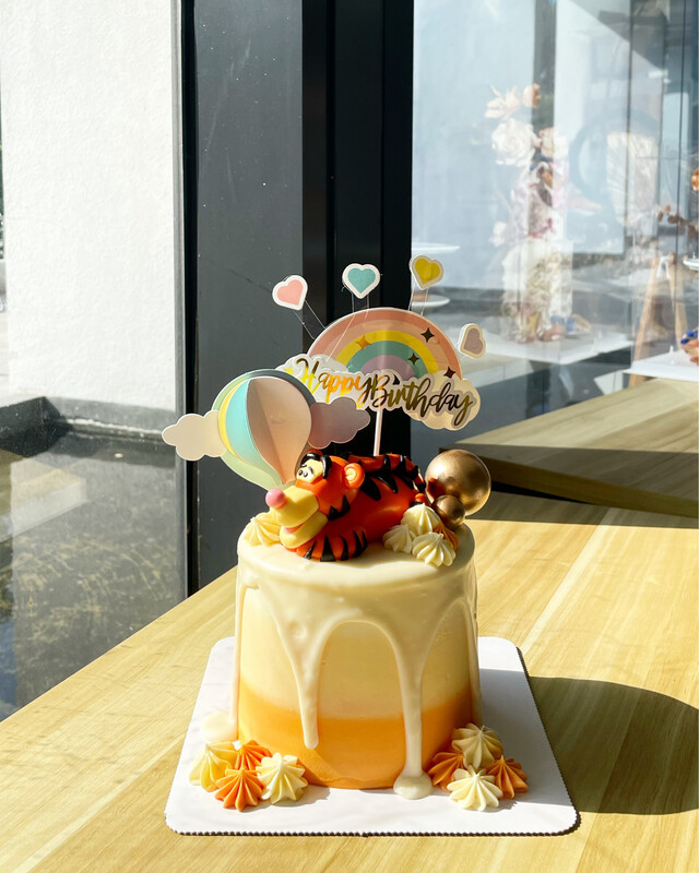 Disney - Winnie the Pooh Cake 5